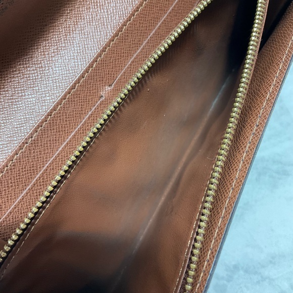 Sold Louis Vuitton Sarah Wallet Monogram - Picture 14 of 14